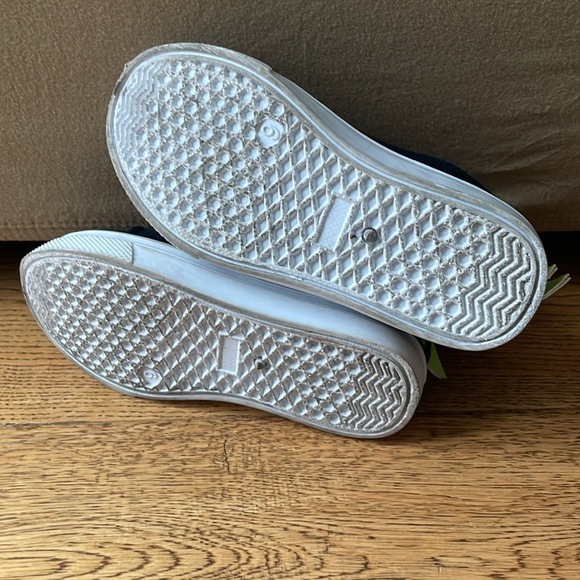 Dinosaur zip up shoes size 9T - Picture 4 of 4